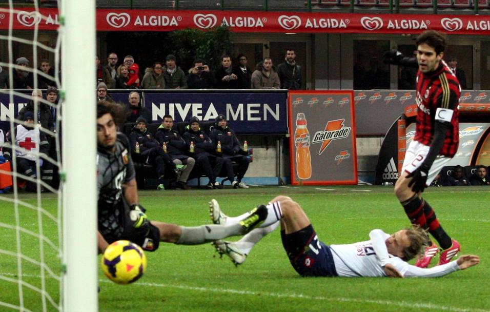 Kakà segna il momentaneo 1-0 al Genoa: anche in questo caso finirà 1-1. Forte